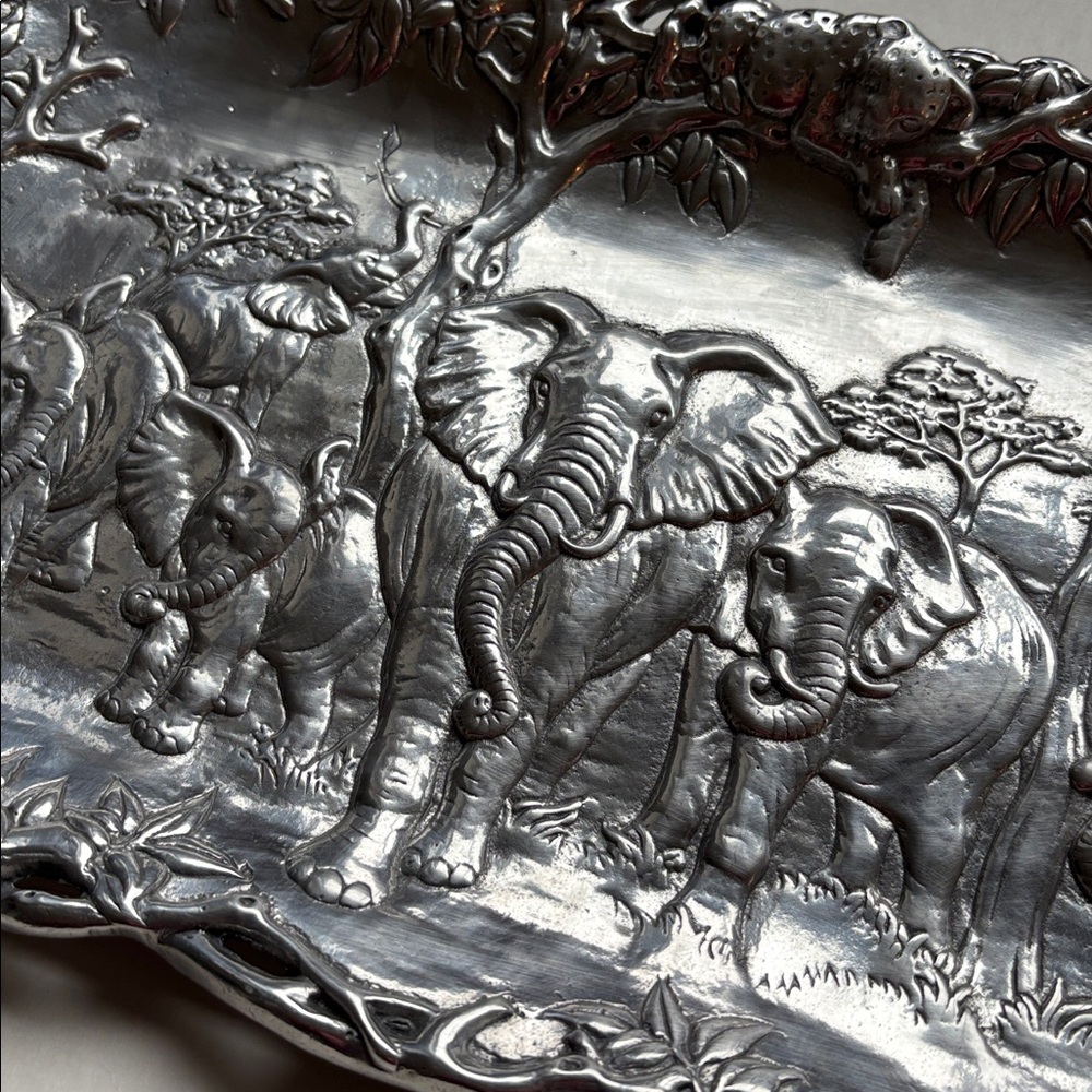 Vintage Arthur Court 1995 Elephant‎ & Jaguars  21" X 9 7/8" Large Serving Tray